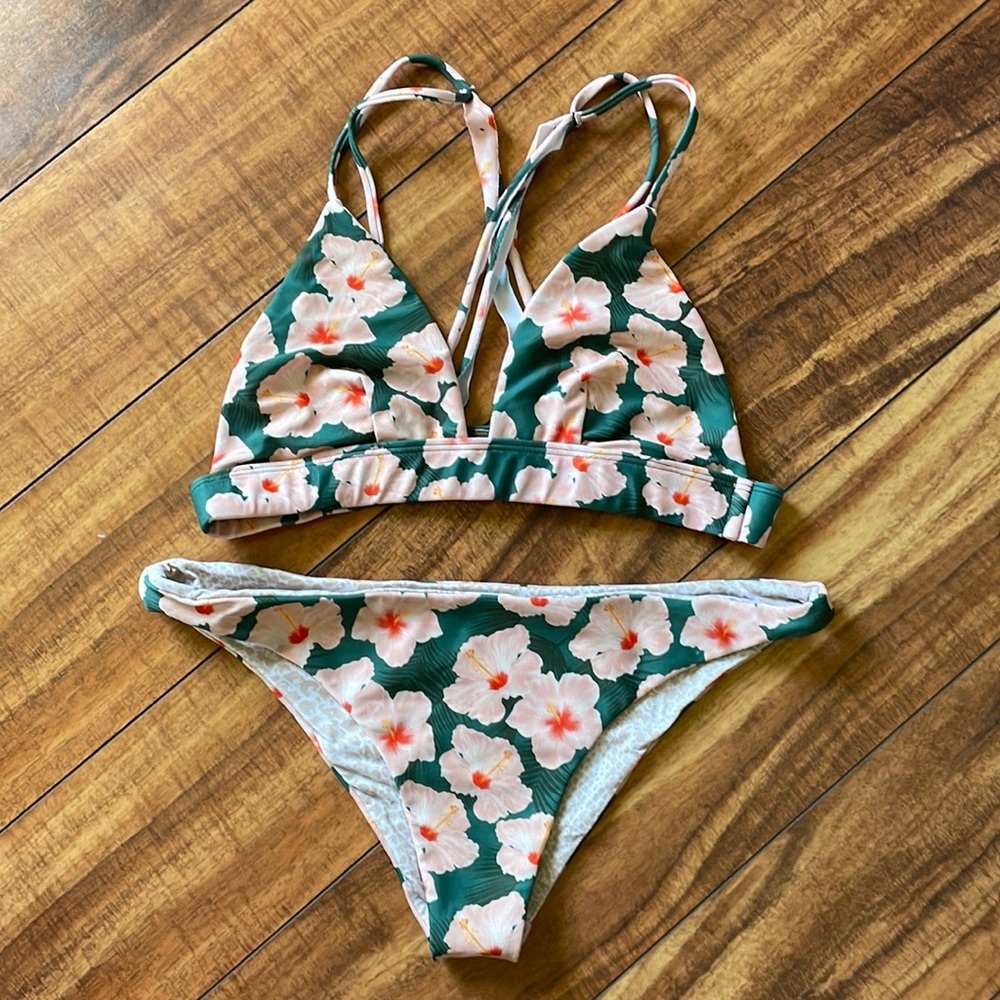 Acacia Mahalo Bikini Set, Top size M, Bottom size L